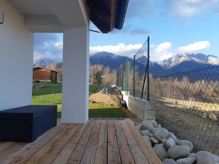 wooden_terrace_mountain_view